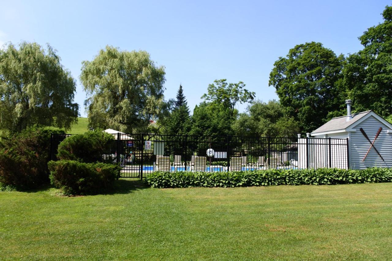 Maple Terrace Motel Williamstown Zewnętrze zdjęcie